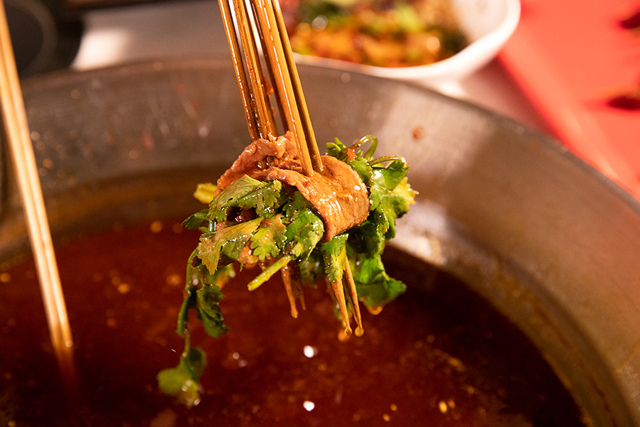 牛华麻辣烫视频,乐山喜绿缘牛华麻辣烫