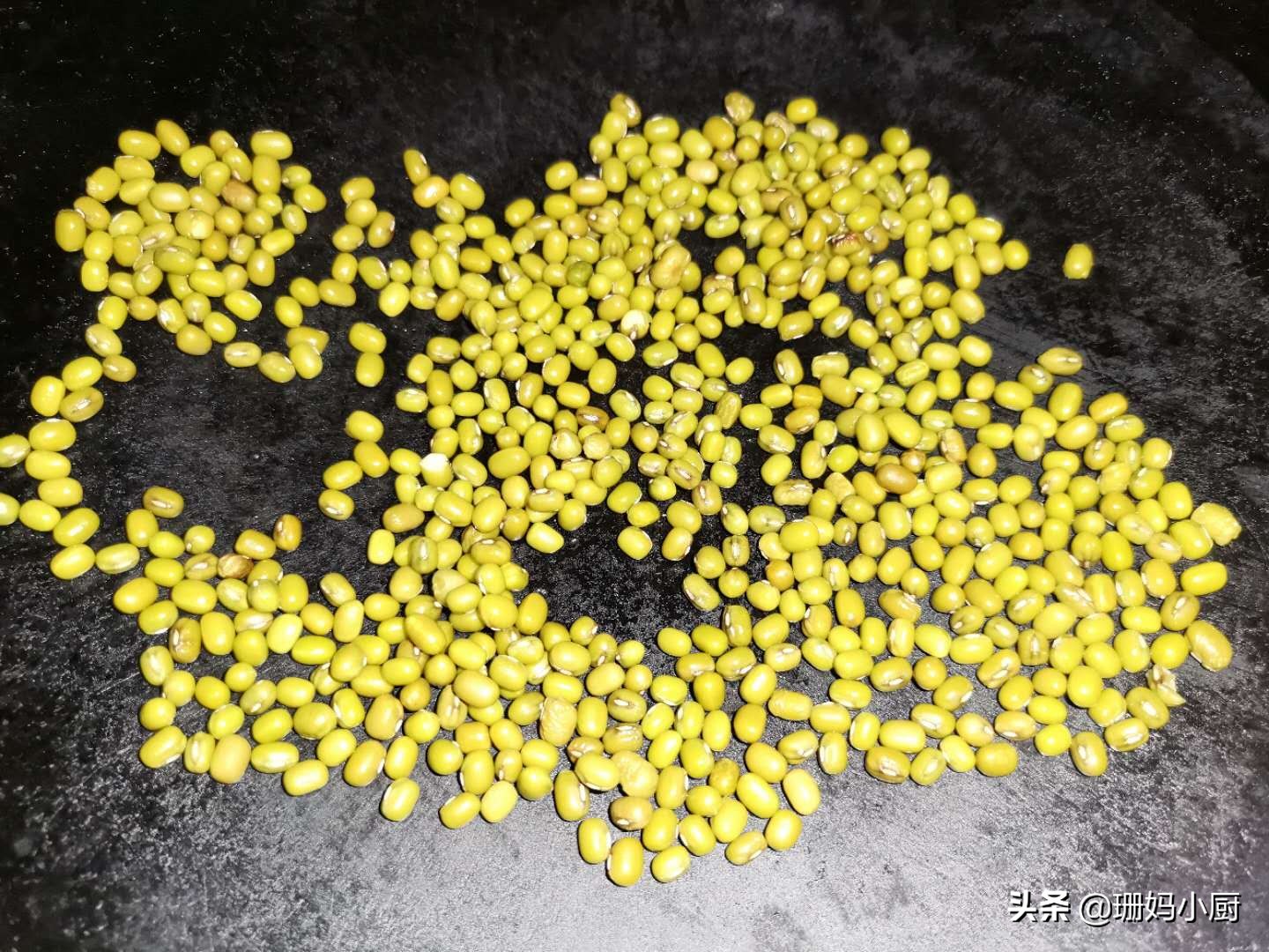 煮绿豆怎么煮不会变黑,绿豆直接煮一般煮多久就熟