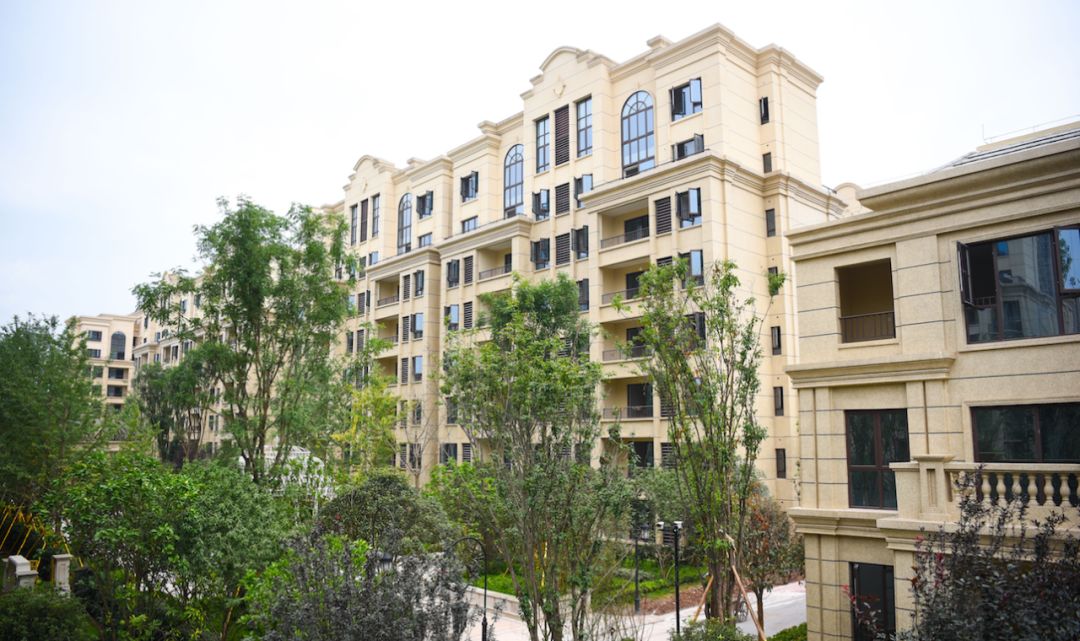 傍江而居.让天地的朗阔给予拥挤城居最大的抚慰