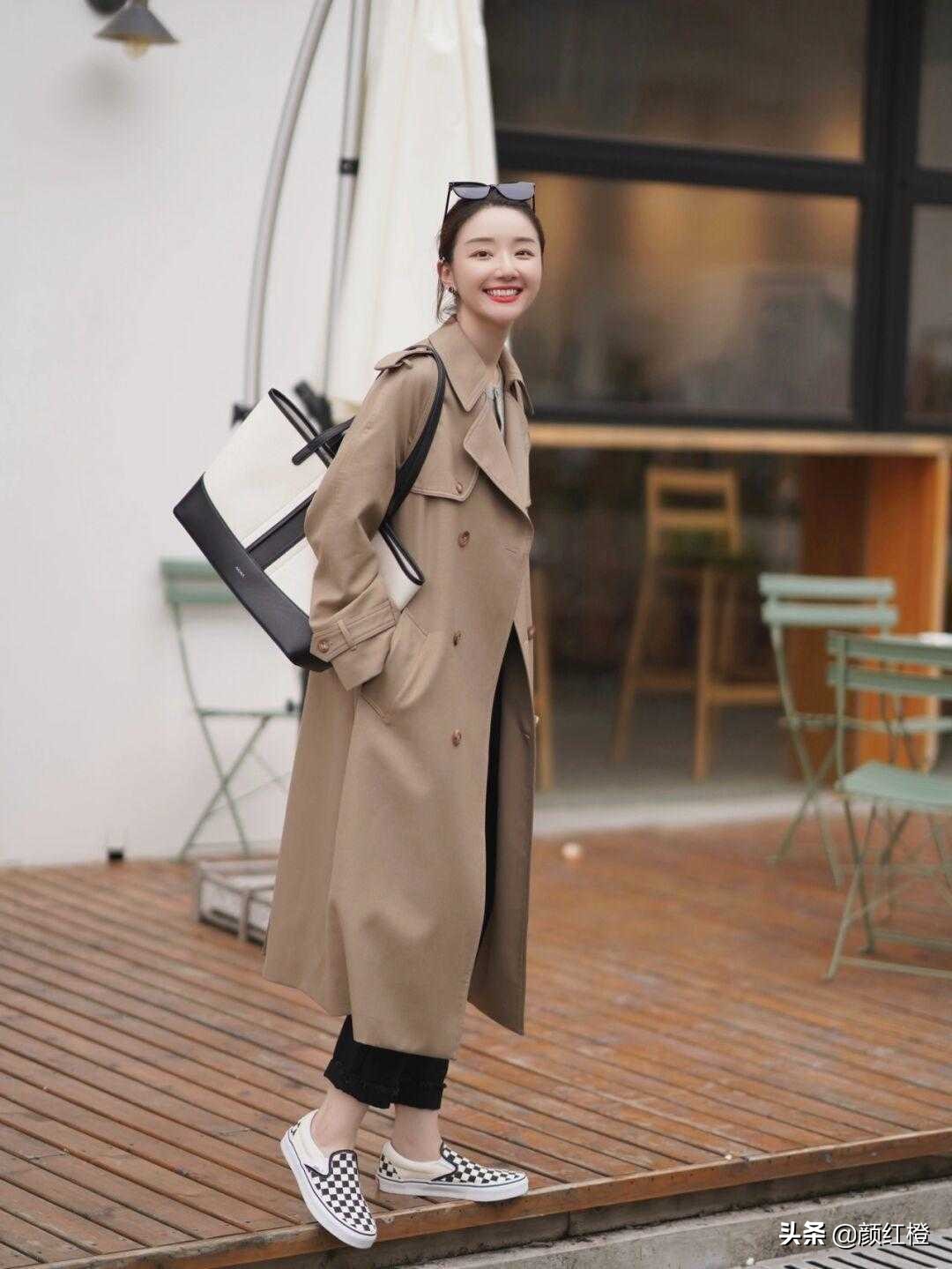 驼色长款冬季风衣的最佳搭配,秋天穿不厌的风衣驼色款更经典