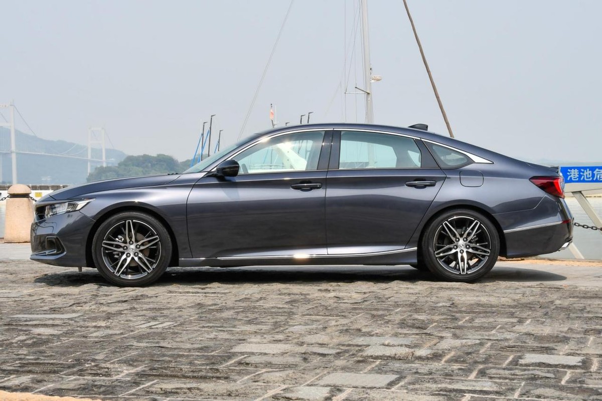 全新雅阁带感登场16.98万起搭载,9.5代15万公里的雅阁还值得购买吗