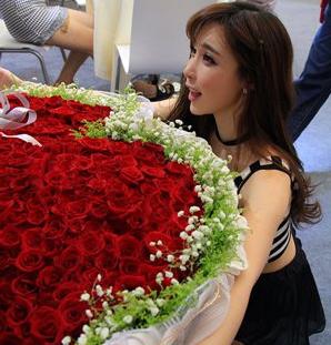 曾在CJ上收获9999朵玫瑰的韩国女主播,竟然还未成年?