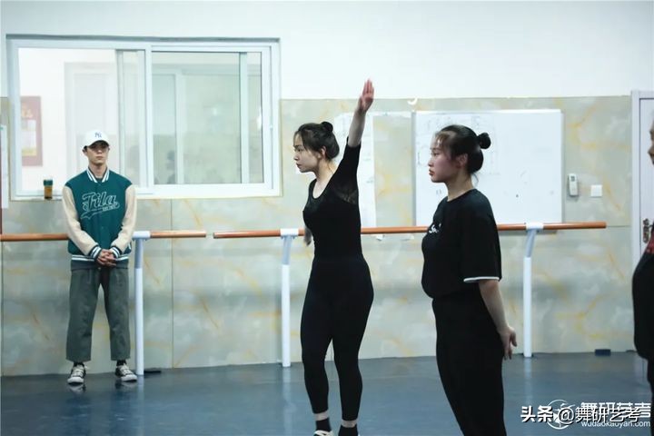 只有内心强大了才能冲破一切阻碍,只有自己内心强大才能不被伤害