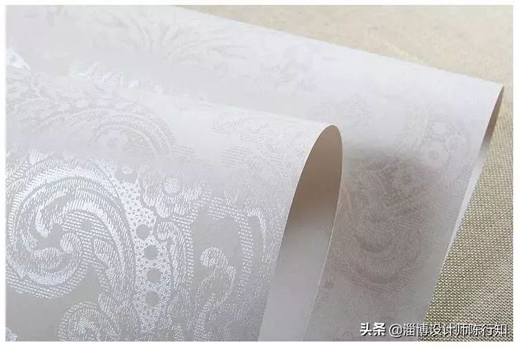 壁纸和壁布哪个更环保,装修墙面贴壁纸合适吗