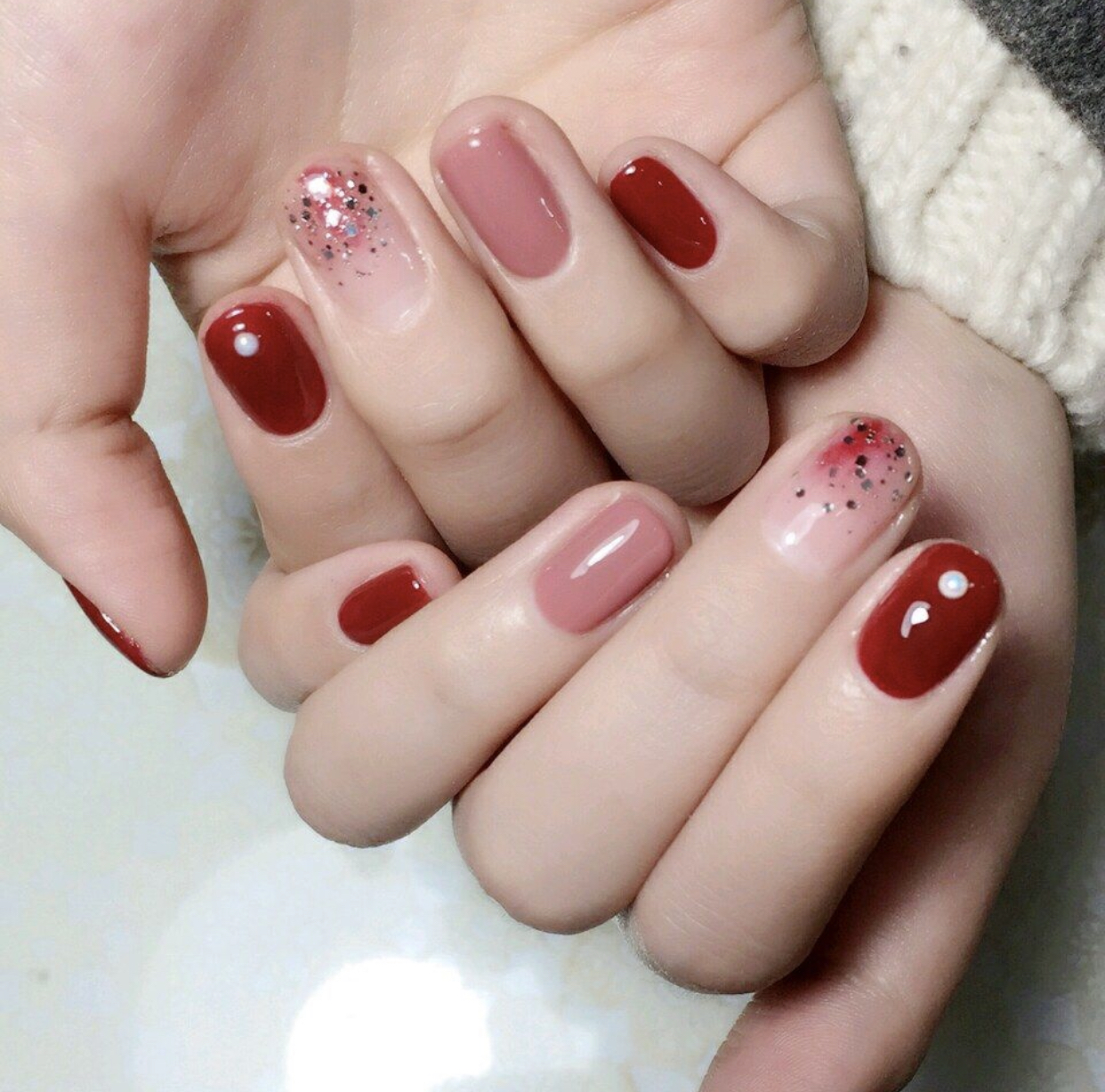 红色加亮片的美甲组合太美了！充满仙气的“红指甲”就是不一样！