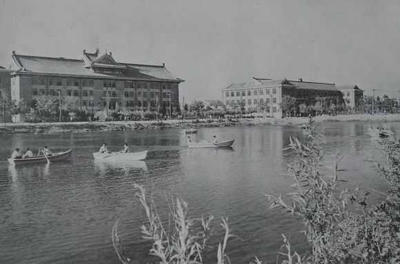 天津卫津路老照片,1998年天津卫津路街景