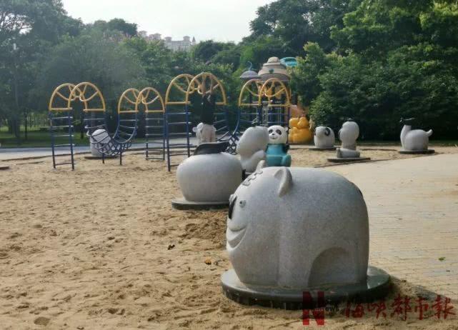 福州闽江公园十二生肖雕塑月底完工,全是花岗岩雕塑,个个圆滚滚的,造型独特可爱