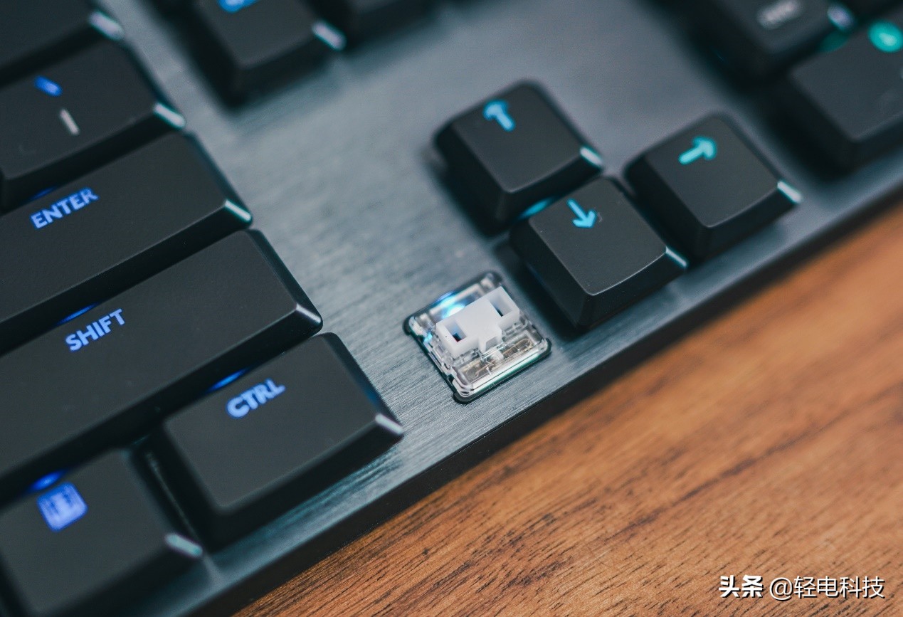 罗技G913无线机械键盘评测,罗技g系列鼠标键盘无线套装