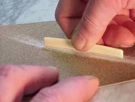 没有琴颈调节的吉他怎样调整弦距,38寸和41寸吉他弦距一样吗