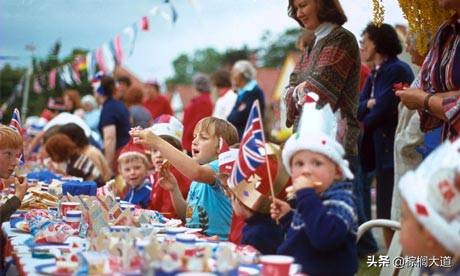 棕榈大道留学一般要多少钱,伦敦国王学院课程实录