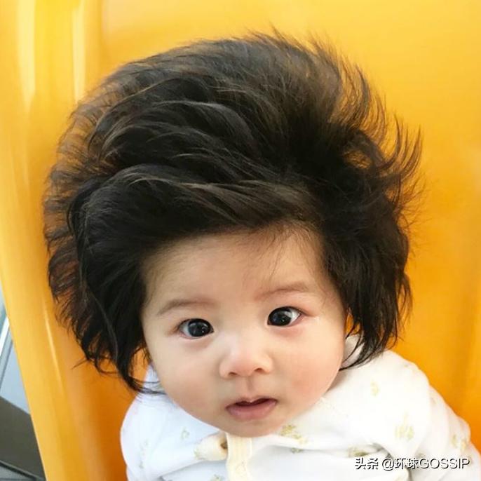 日本网红“爆炸头宝宝”接拍第一支洗发水广告，成为全球最小发模