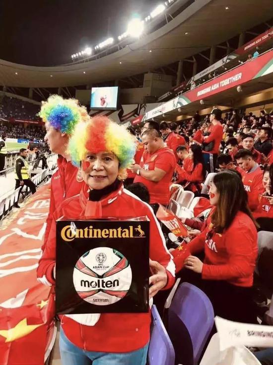 董大姐的一生视频,中国女足董大姐