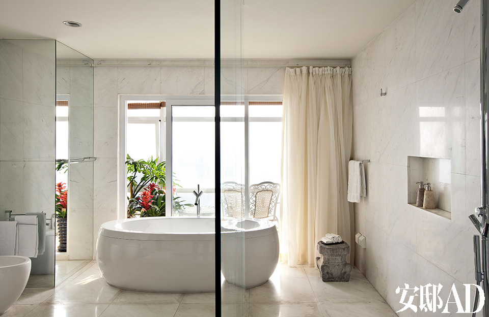 49岁的胡兵现状,胡兵50岁后的生活