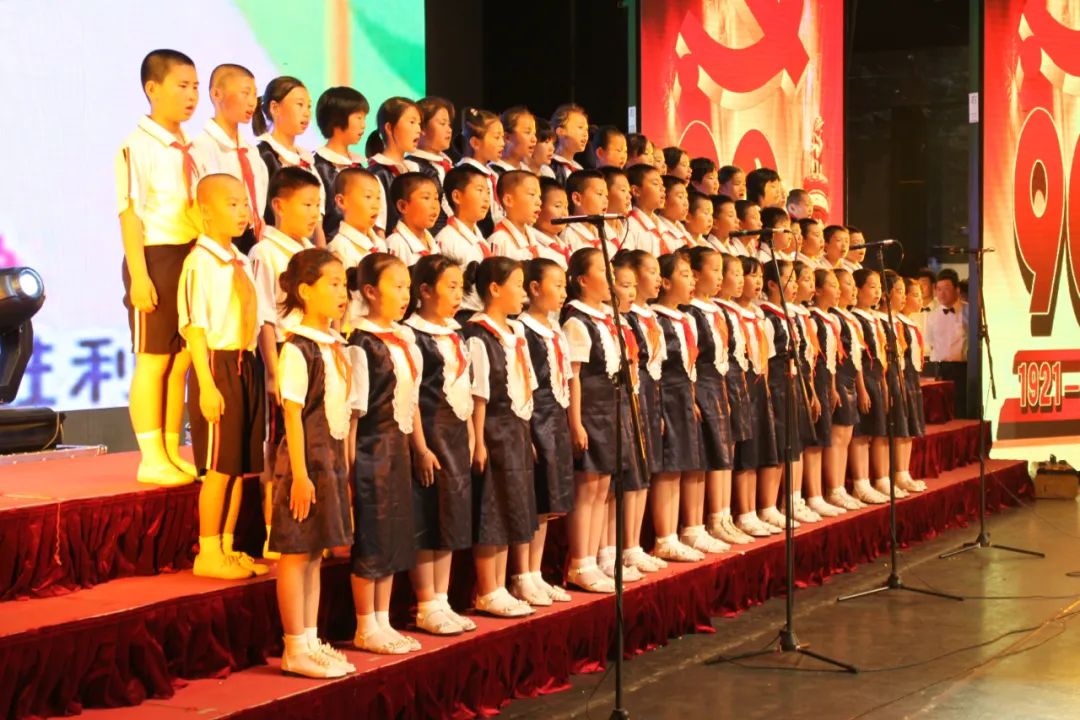 鍜岃皭鑲蹭汉,鍜岃皭鏁欒偛鍏ㄩ潰鍙戝睍