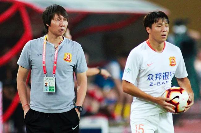 李铁率选拔队备战,国足12强赛阵容李铁回应