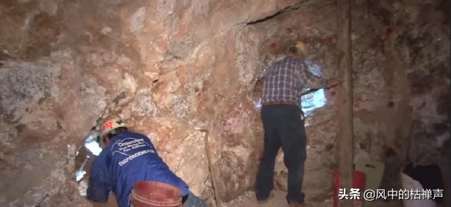 女子爬山时捡回一块石头，随后把这座山买了下来，让人十分不解