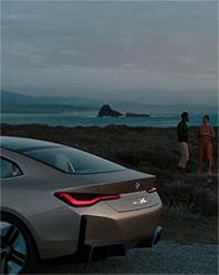 宝马最新logo和之前有什么不同,宝马新logo的含义