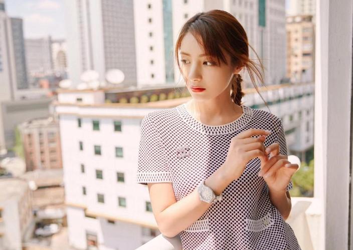 姜潮麦迪娜在婆婆面前秀恩爱,姜潮妈妈和麦迪娜的婆婆