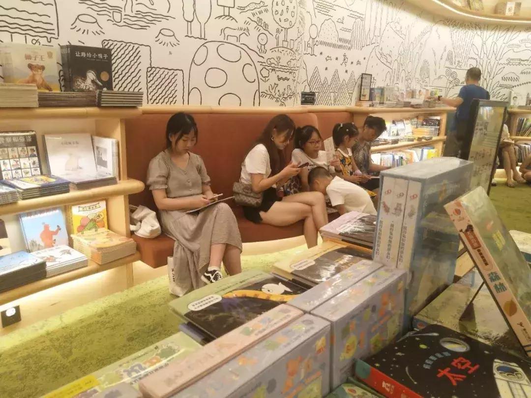 言几又书店西安迈科店,言几又迈科中心旗舰店