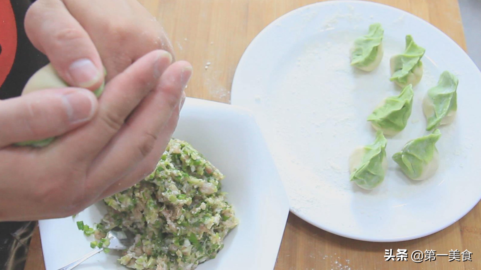 薄皮大馅饺子的包法视频,薄皮大馅的饺子怎样包不煮破