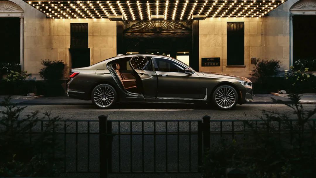 开宝马3系怎么说自己开什么车,现实中开宝马3系是什么水平