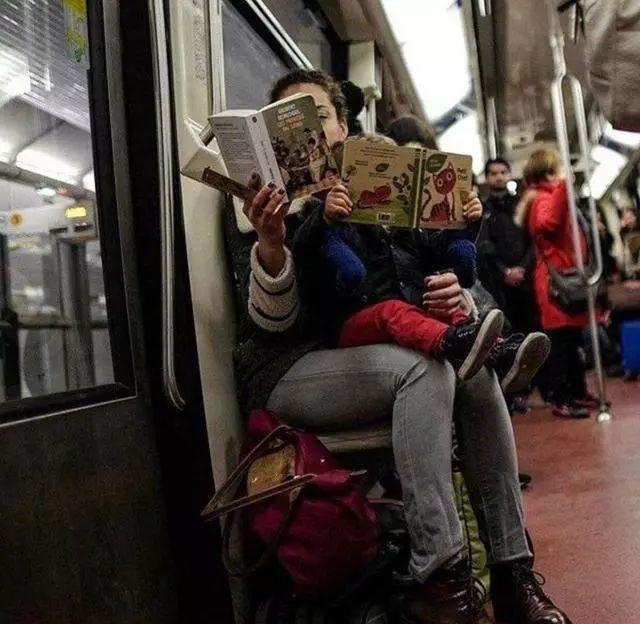 女孩模仿短视频做爆米花丧命：父母做对3件事，孩子远离危险