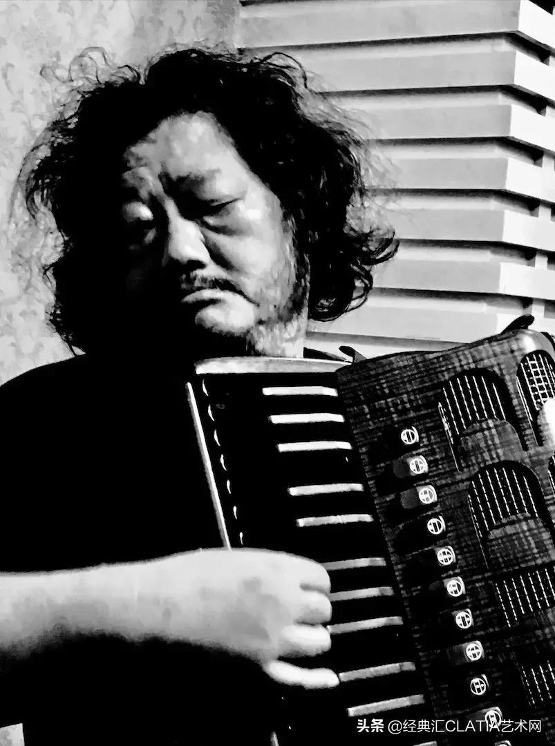 折叠的音符——陈军手风琴的多面性