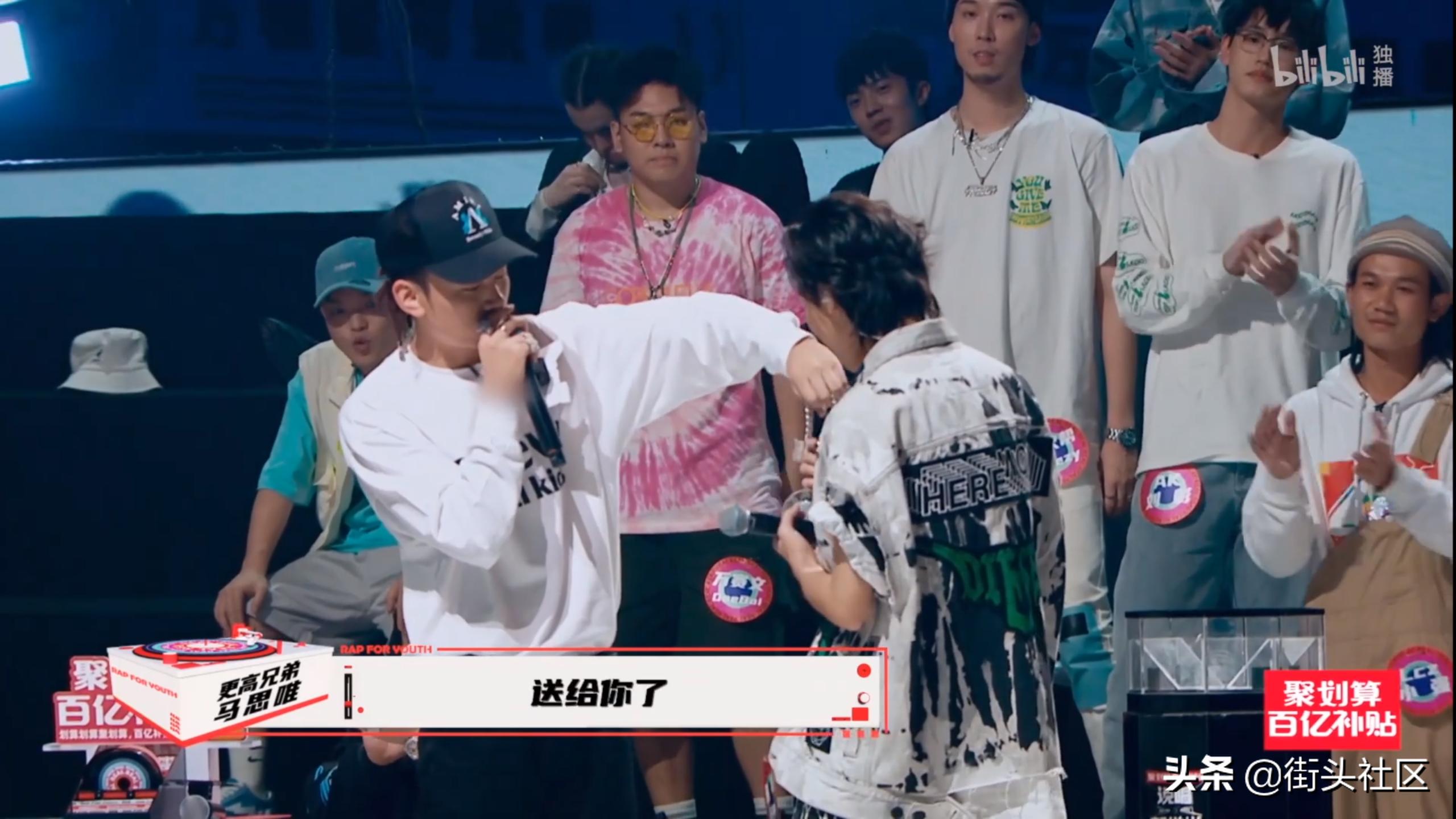 马思唯送项链哪一集,马思唯送易梦玲的项链