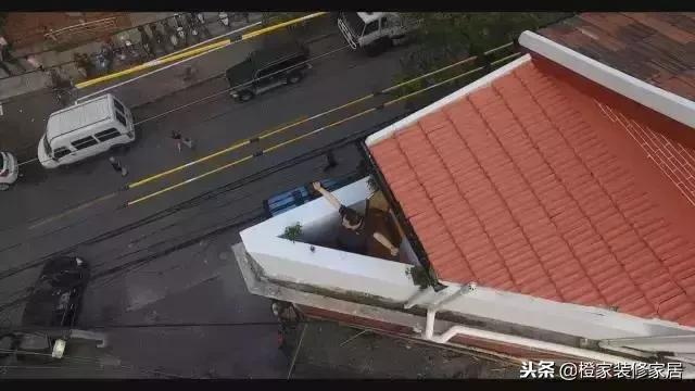 大龄剩女跟父母挤一张床,25㎡奇葩户型被他改出观景豪宅,超羡慕