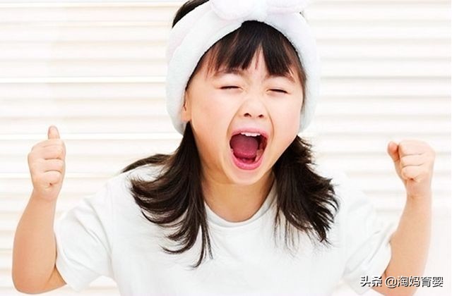 孩子爱发脾气乱扔东西怎么办,孩子乱扔东西不捡起来怎么教育