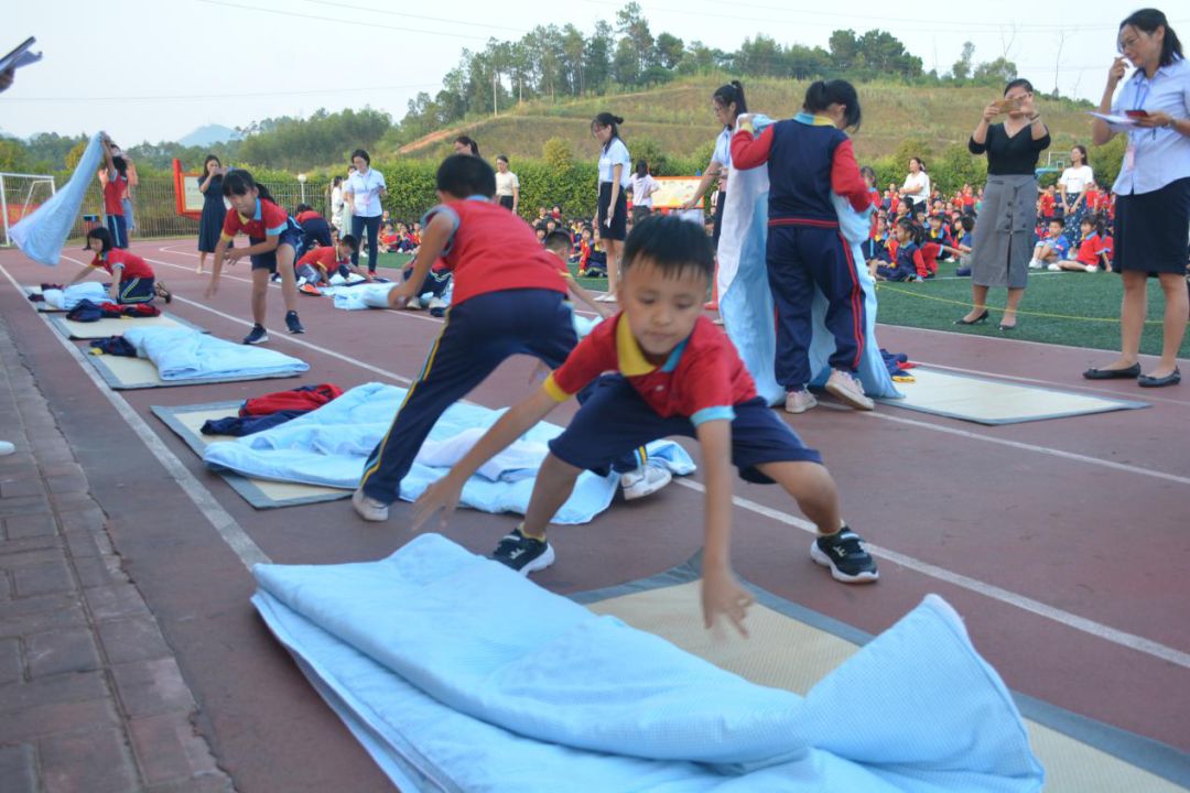 华立中英文学校是不是贵族学校,华立中英文学校升学