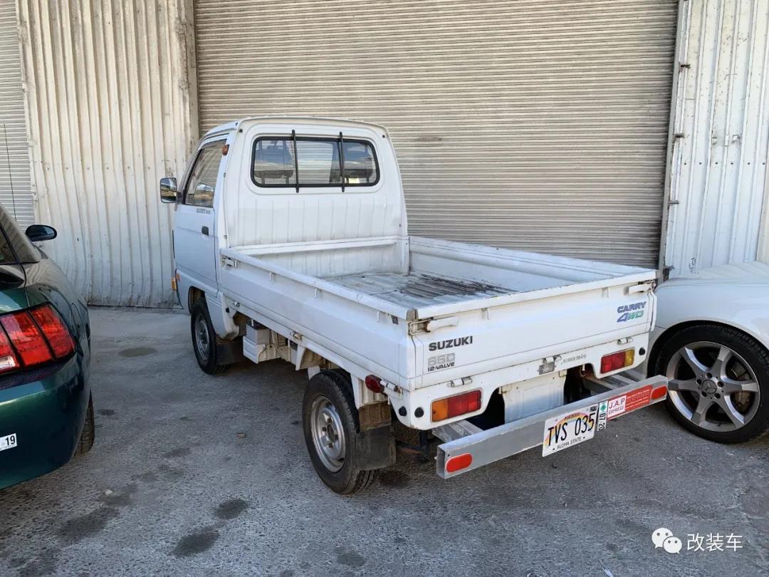 中置四驱五速手动的双门超跑，今晚我在秋名山等你