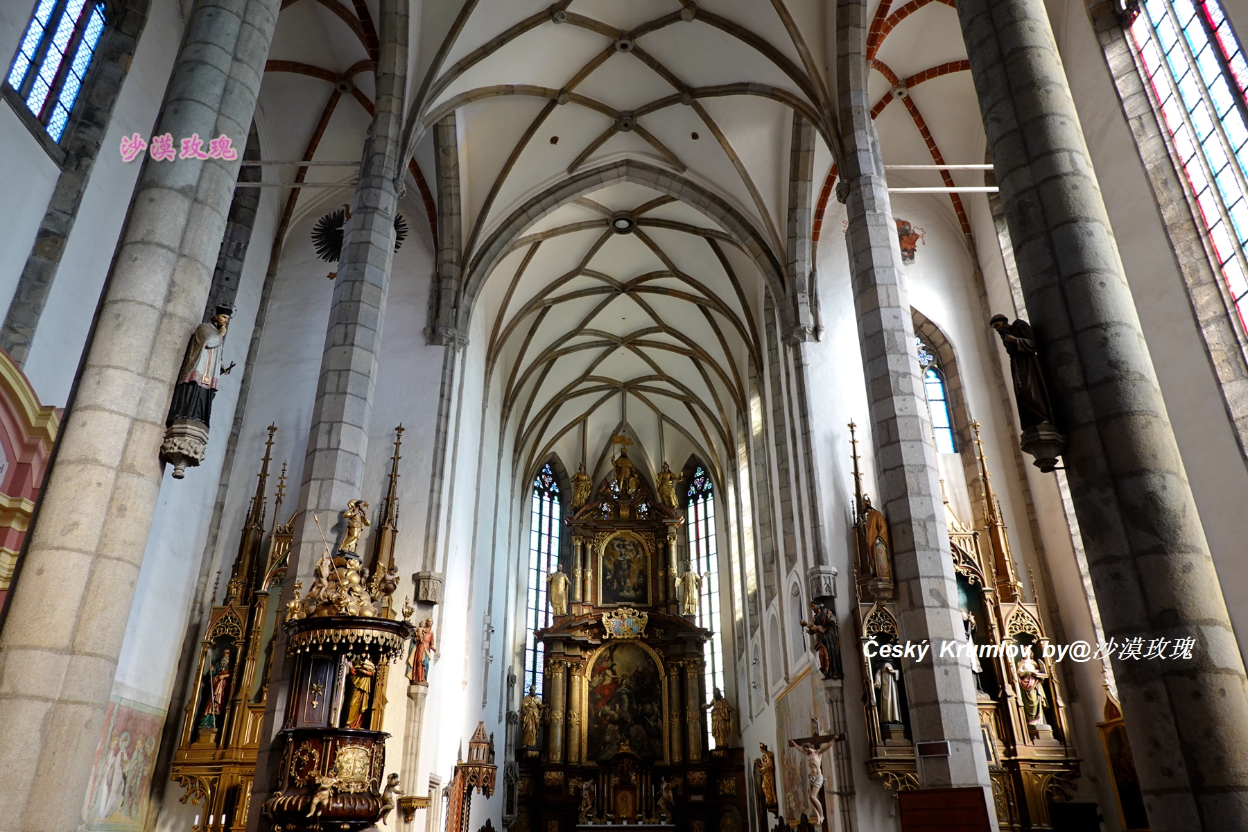 在有“捷克的丽江”之称的小镇,寻觅五瓣玫瑰的芳香