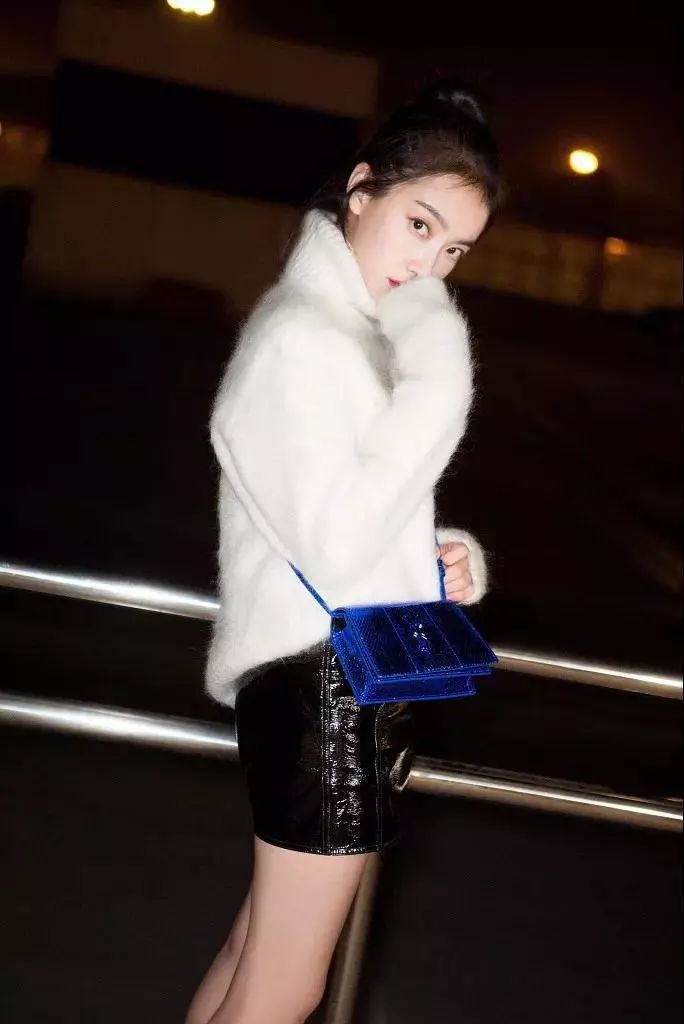 赵丽颖穿廉价的衣服,赵丽颖穿一件衣服