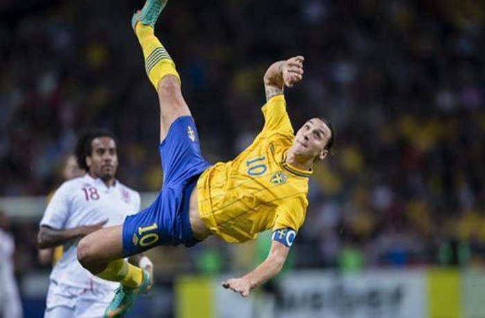 伊布欧洲杯凌空进球,伊布欧洲杯进球