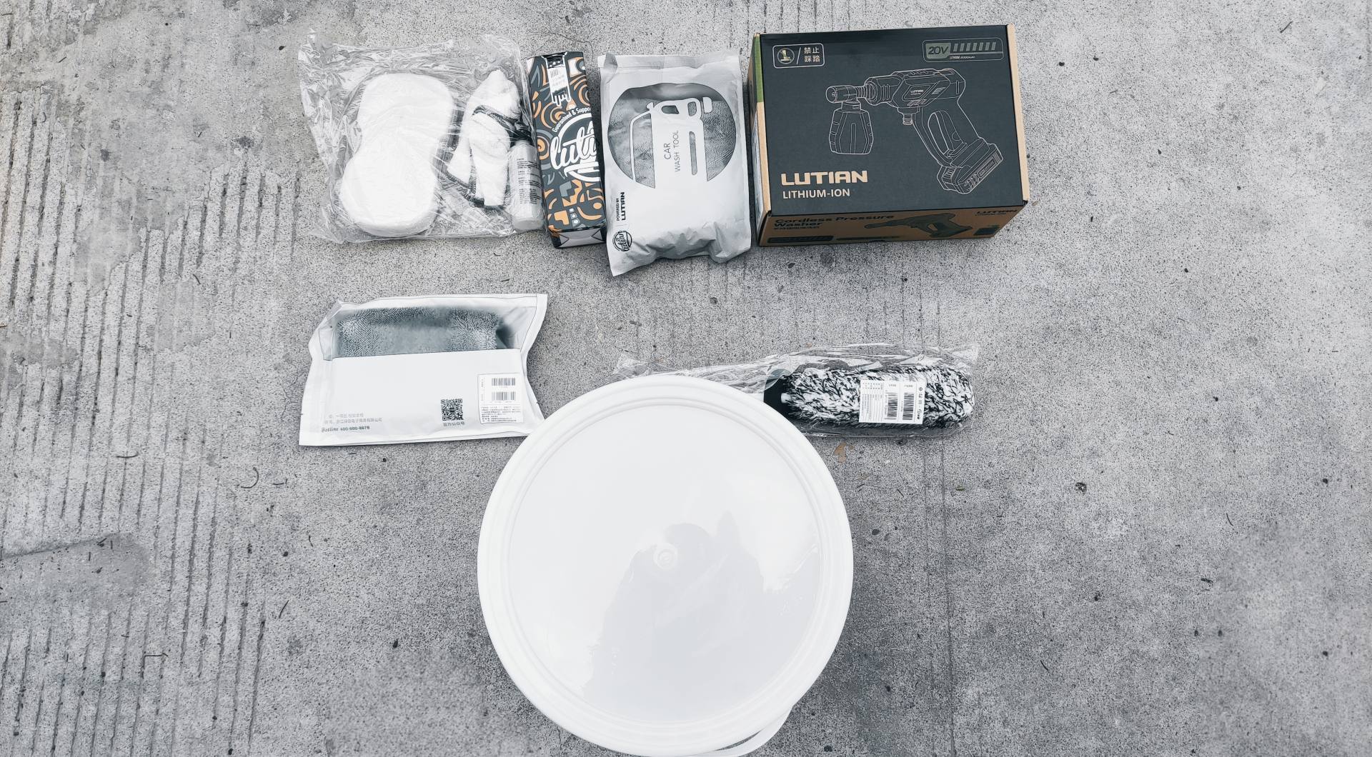 洗车水枪家用体验,绿田锂电高压水枪洗车神器评测