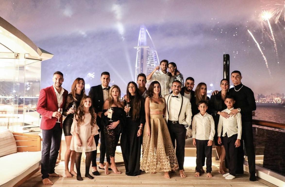 c罗在迪拜最新视频,c罗迪拜直播视频