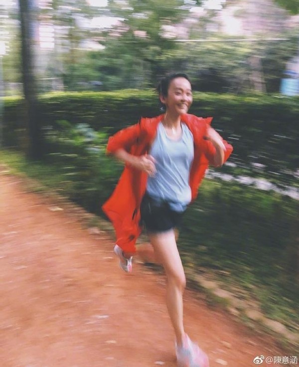 胡杏儿孕肚图片,胡杏儿孕肚大片