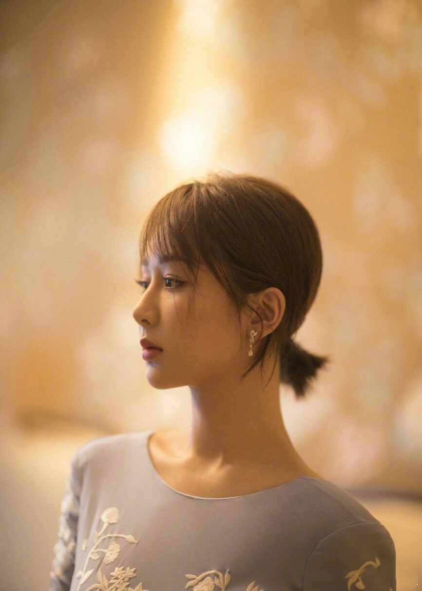 披头发好还是扎头发对发质好,发际线低适合扎头发还是披头发