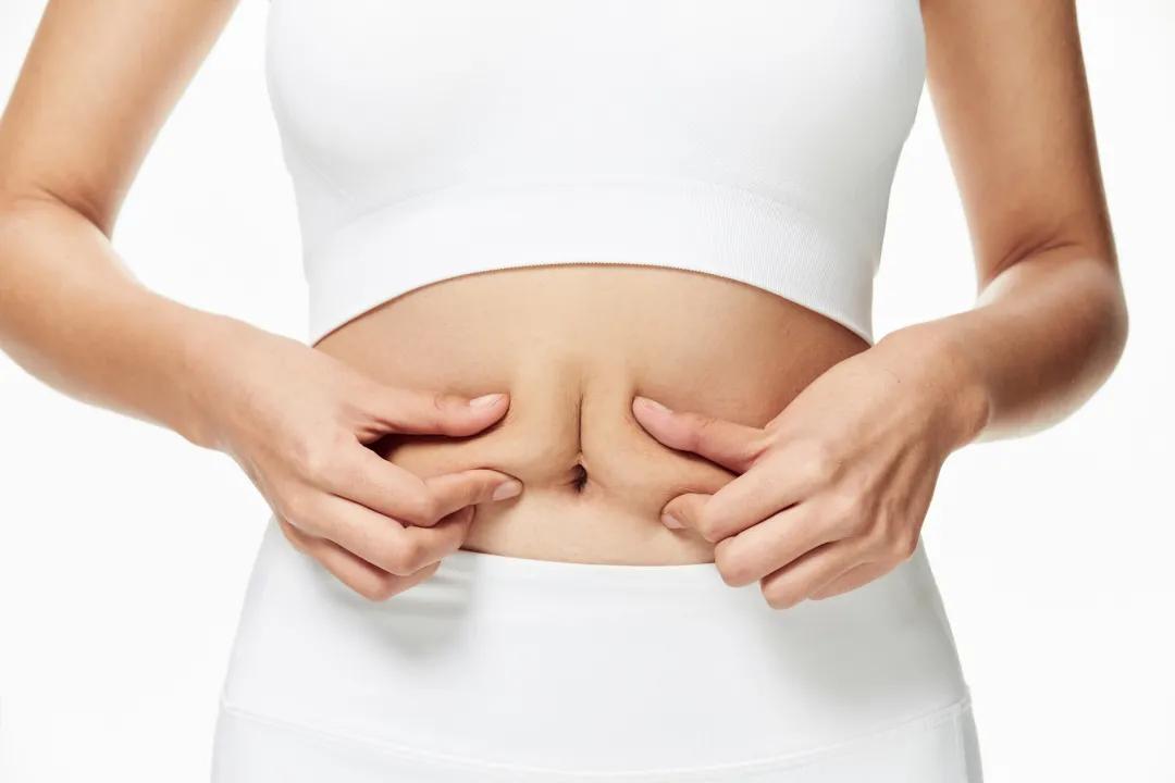 为什么女人生完小孩肚子越来越大,为什么女人生完孩子小肚子鼓鼓的