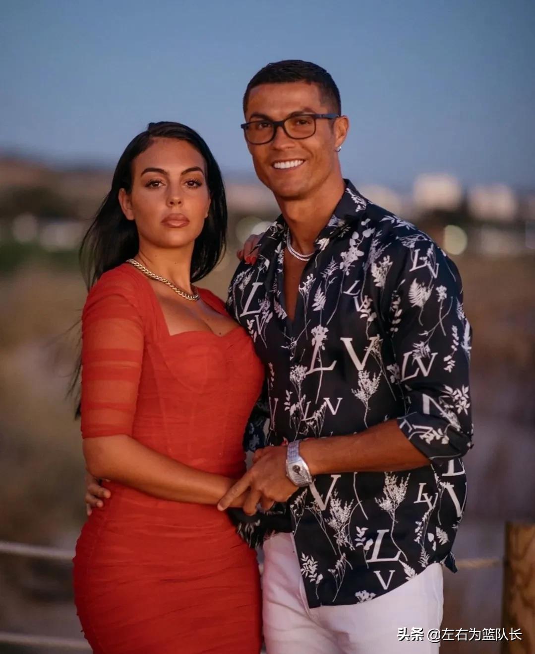 c罗被女友吐槽娘娘腔,c罗女友回应批评