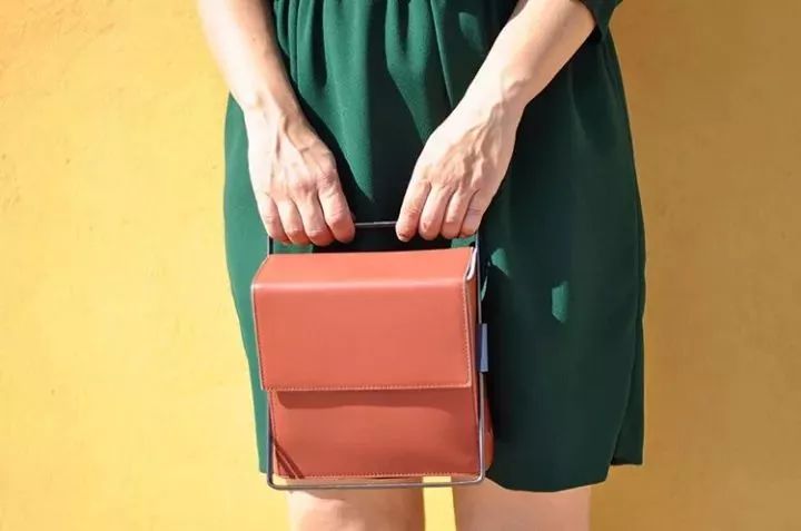 这款包包时尚又实用你还在等什么,今年最好看的小包包