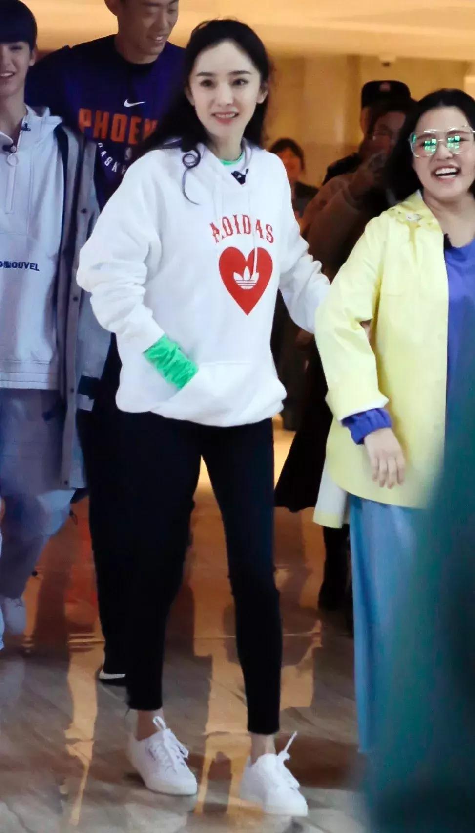 周冬雨的大胆穿搭,周冬雨正确穿搭