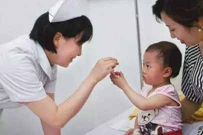 财源滚滚随春到春联怎么贴,春联福气满满财源滚滚