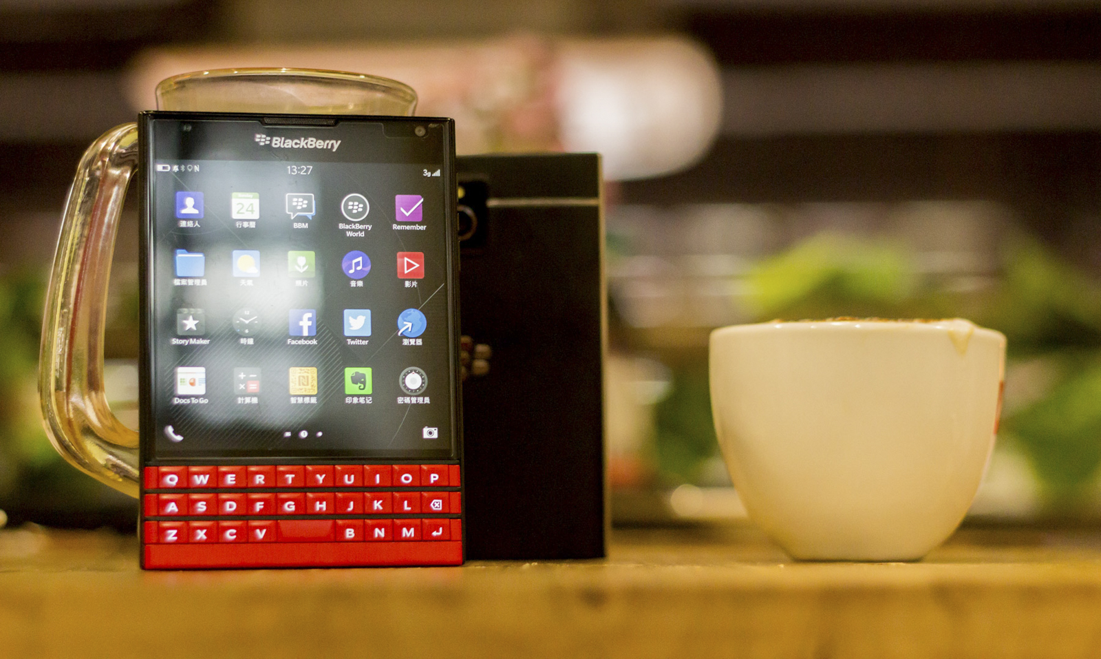 黑莓手机发展史1996年到2018年,黑莓手机key2金色