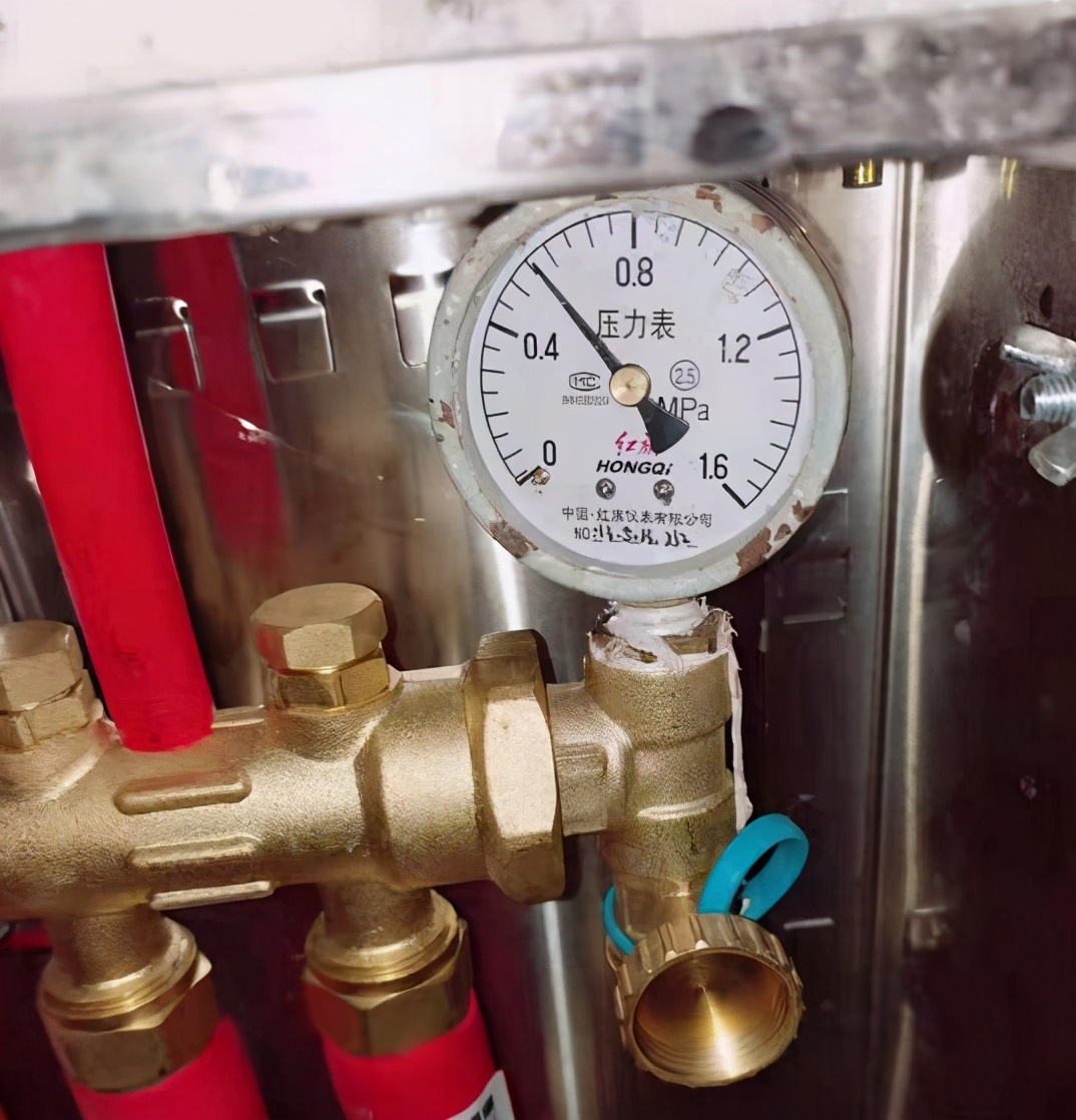 地暖如何安装不会导致地板破裂,地暖如何安装避免不循环