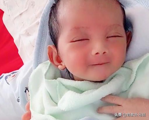 “超甜小宝贝”成功拉高一家人的颜值,超美“欧式双眼皮”无敌了