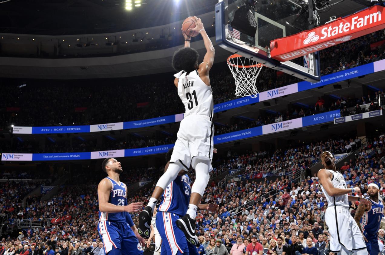 恩比德被篮网打哭,恩比德隔扣篮网险些受伤