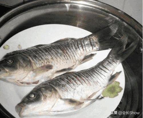 鲫鱼小刺卡喉咙一般几天自愈,喉咙有鲫鱼刺怎么办