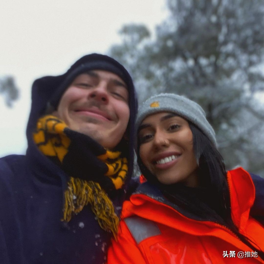 21岁美女,月薪5万的高一辍学生,是一名工地交通协管员